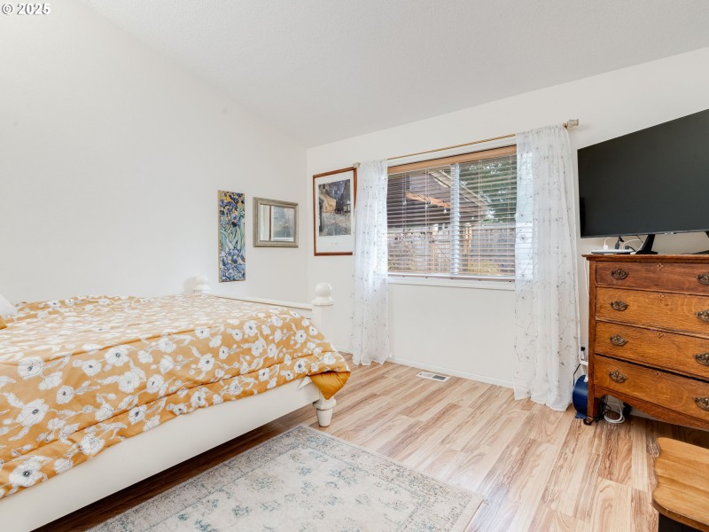 Bedroom, Primary