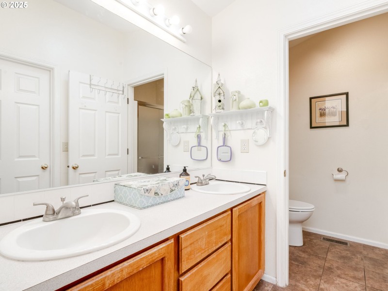 Bathroom, Attached
