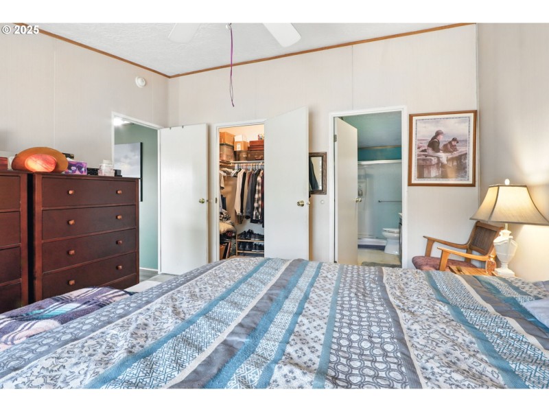 Bedroom, Primary