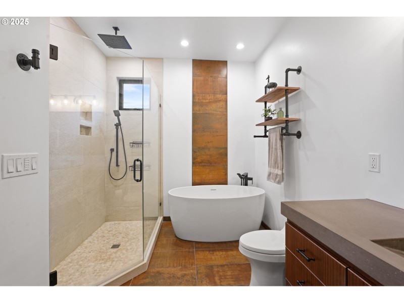 Bathroom, Attached