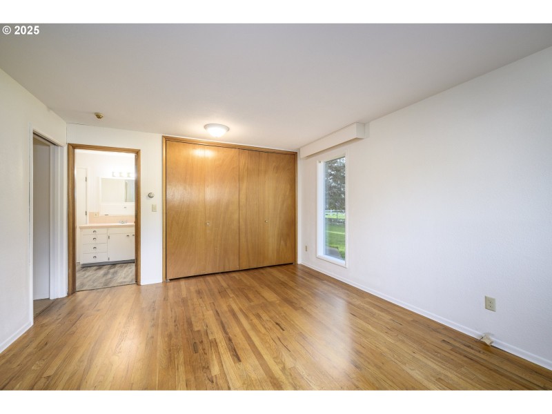 Bedroom, Primary
