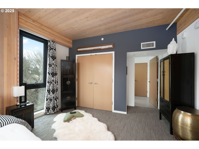 Bedroom, Primary
