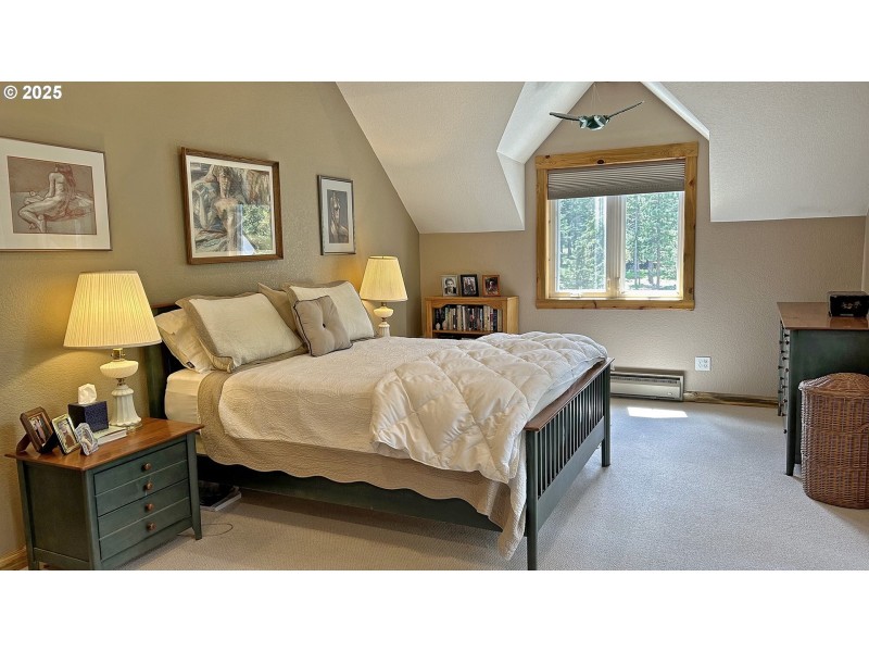 Bedroom, Primary