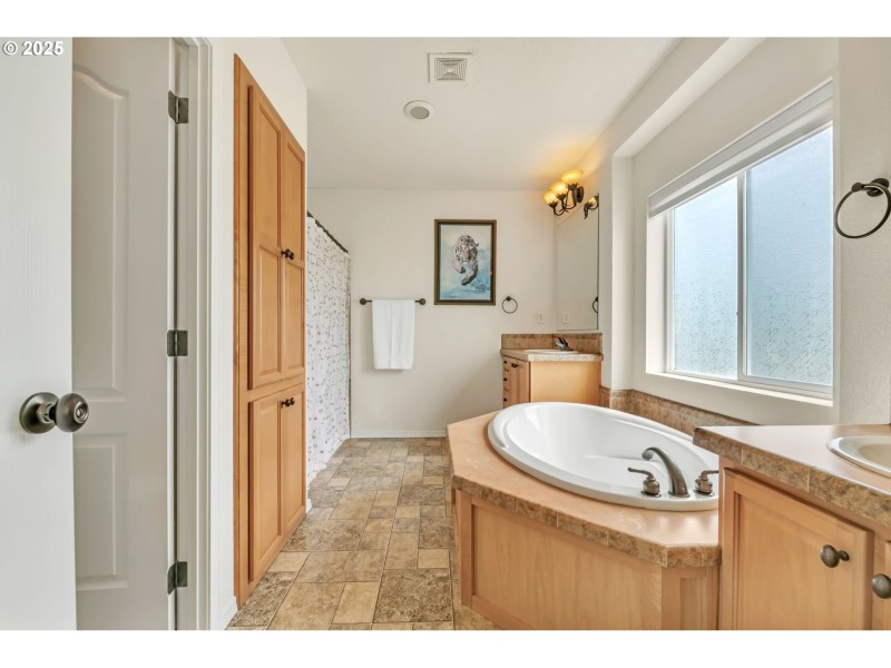 Bathroom, Attached