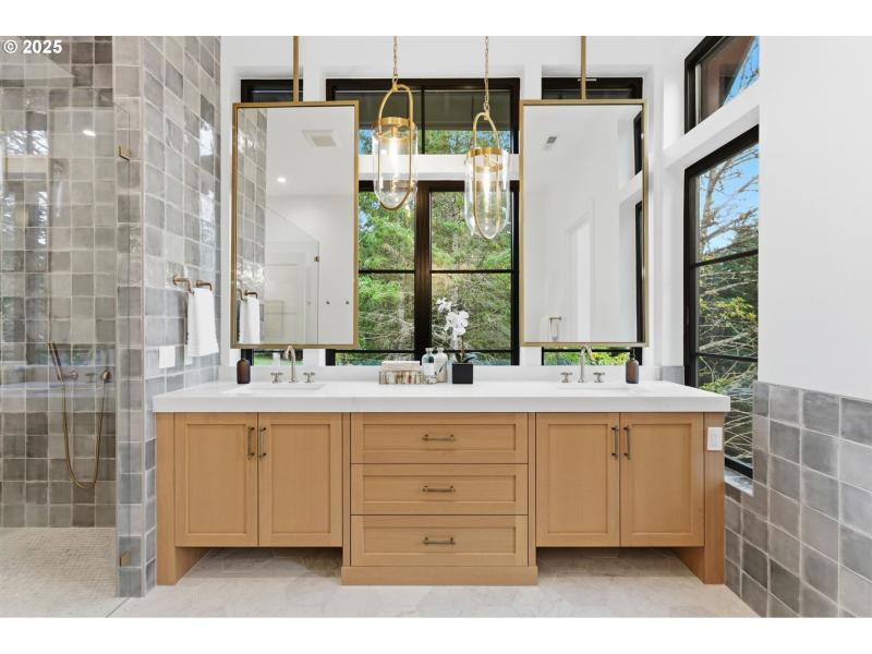 Owner's Suite Bathroom