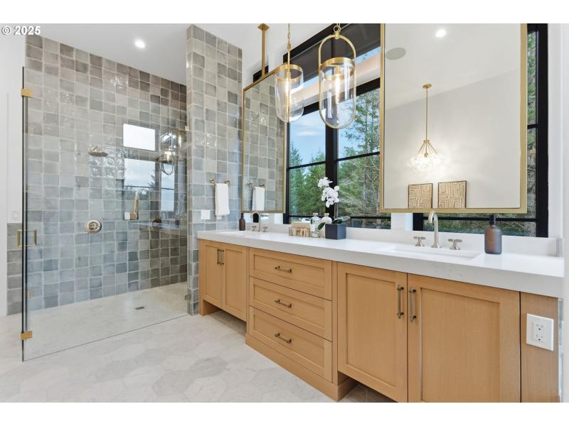 Owner's Suite Bathroom