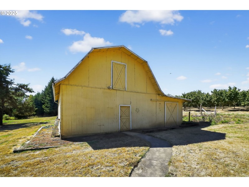 Barn