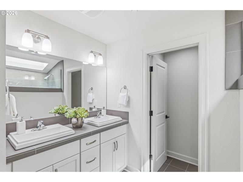 Owner's Suite Bathroom