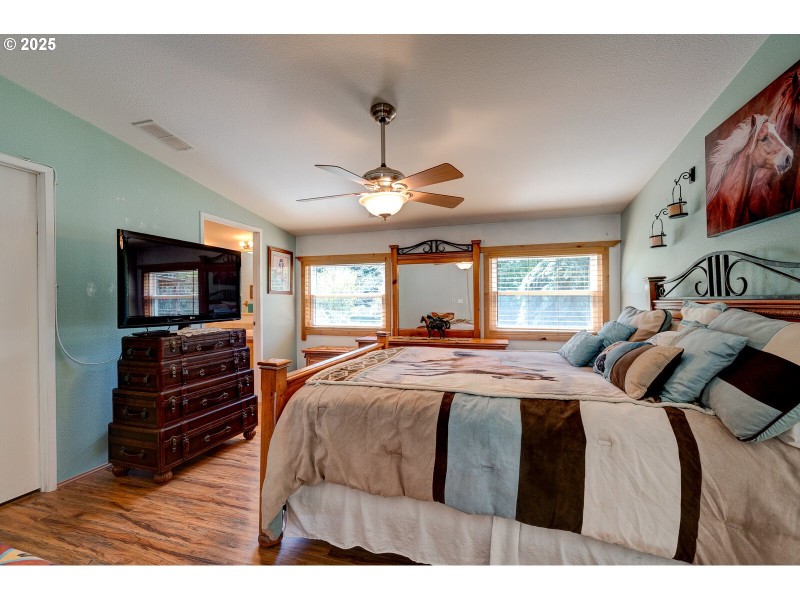 Bedroom, Primary