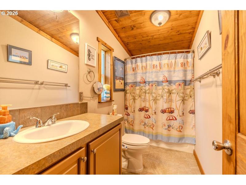 Owner's Suite Bathroom