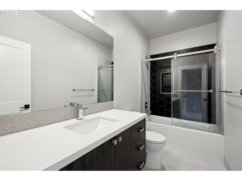 Bathroom, Attached