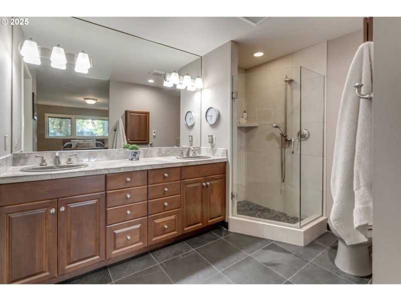 Bathroom, Attached