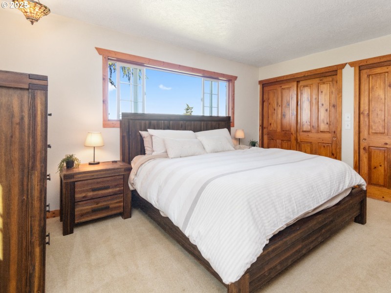 Bedroom, Primary