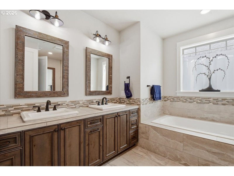 Owner's Suite Bathroom