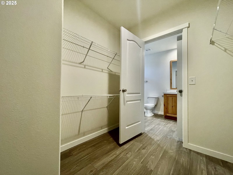 Bedroom, Primary