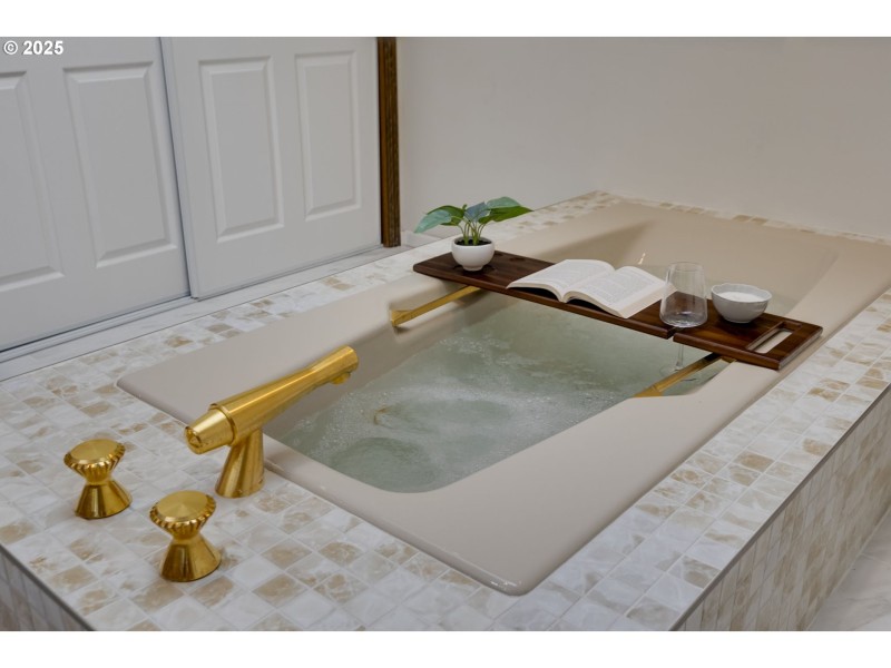 Jacuzzi