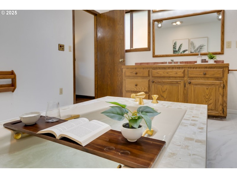 Owner's Suite Bathroom