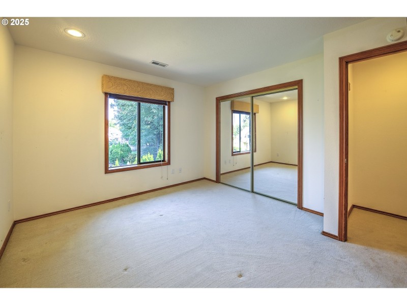 Bedroom, Primary