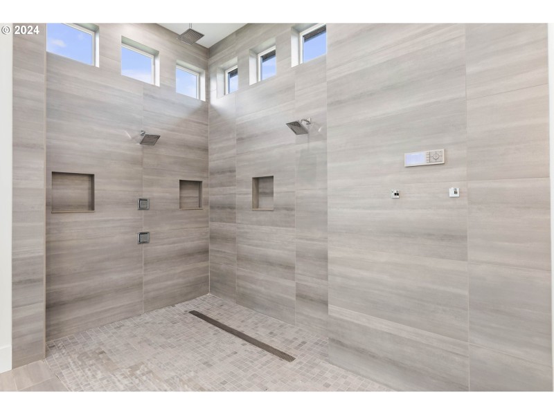 Owner's Suite Bathroom