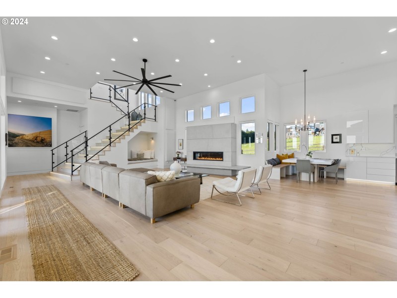 Living Room/Dining Room