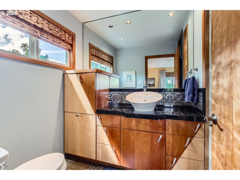 Bathroom, Attached