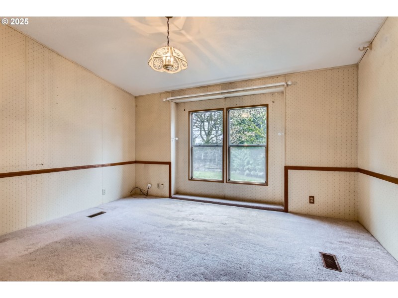 Bedroom, Primary