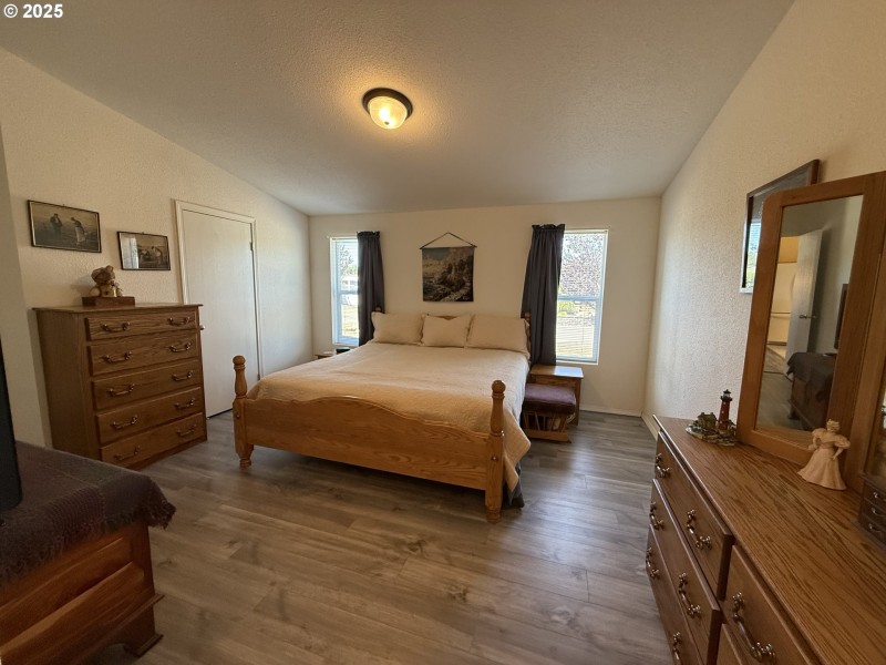 Bedroom, Primary