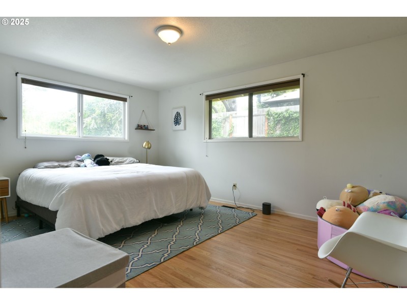 Bedroom, Primary
