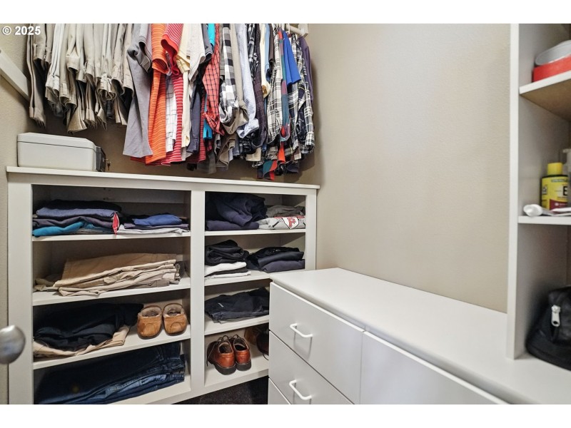 Bedroom, Primary