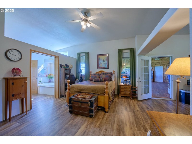 Bedroom, Primary
