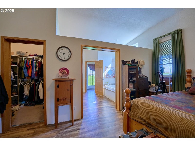 Bedroom, Primary