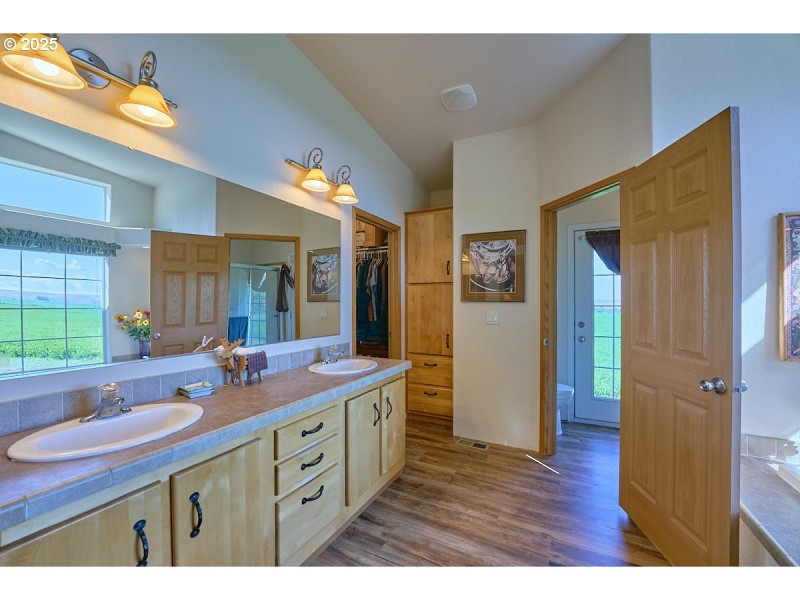 Bathroom, Attached