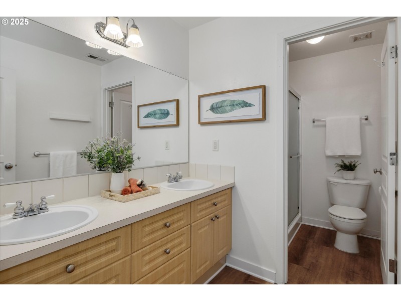 Bathroom, Attached
