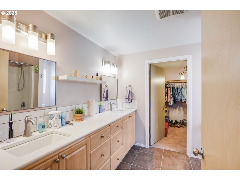 Owner's Suite Bathroom
