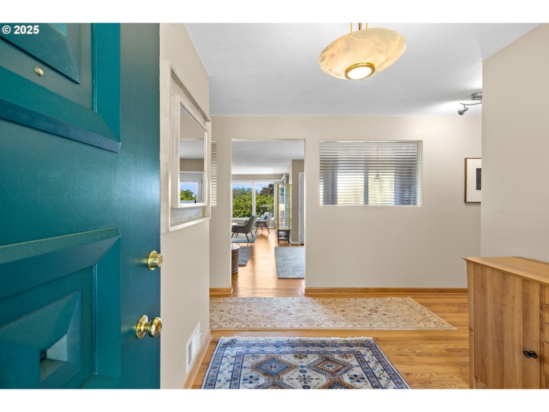 Entrance/Foyer