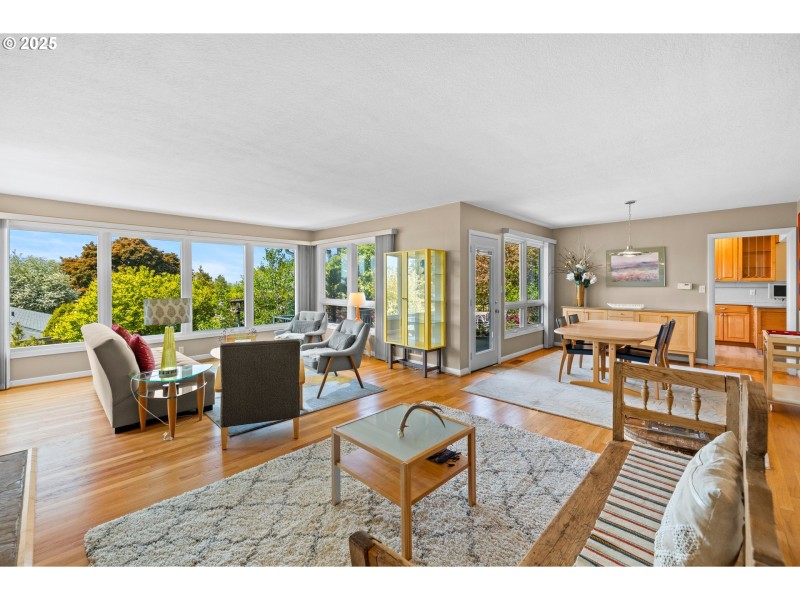 Living Room/Dining Room
