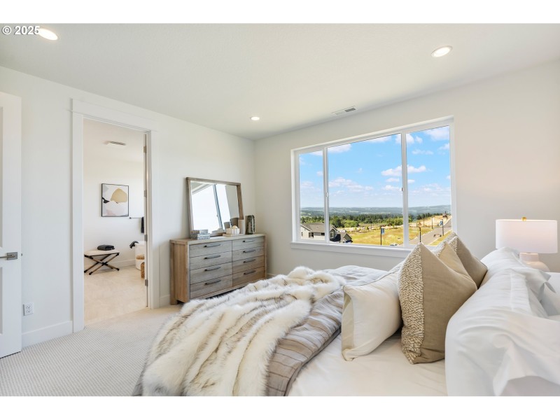 Bedroom, Primary