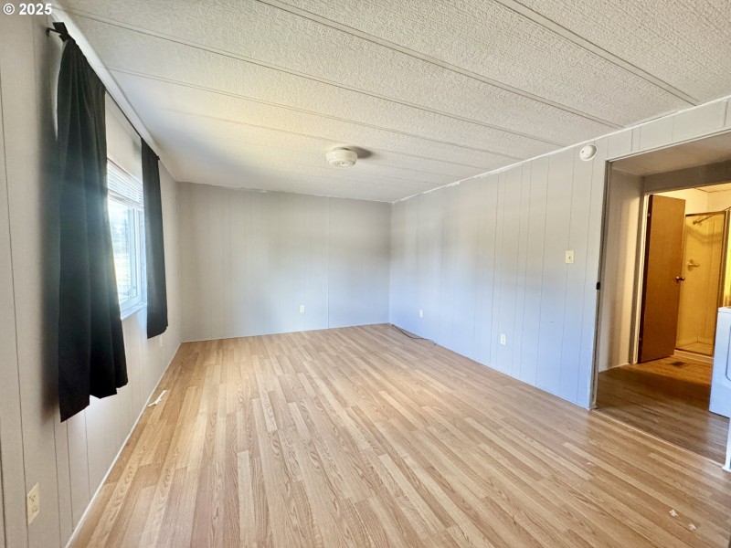 Bedroom, Primary