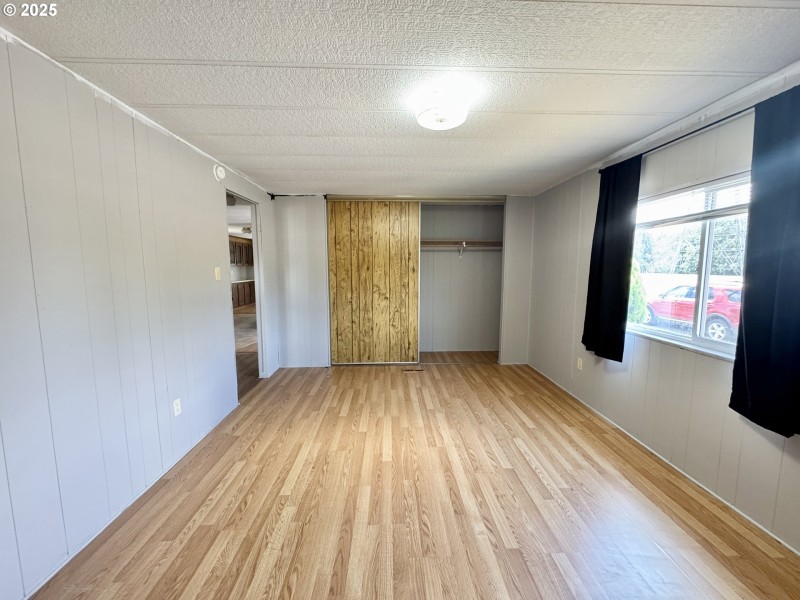 Bedroom, Primary