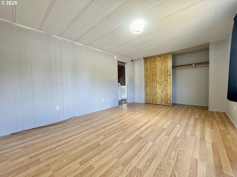 Bedroom, Primary