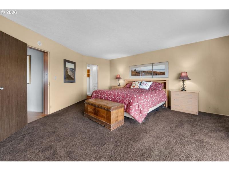 Bedroom, Owner's Suite