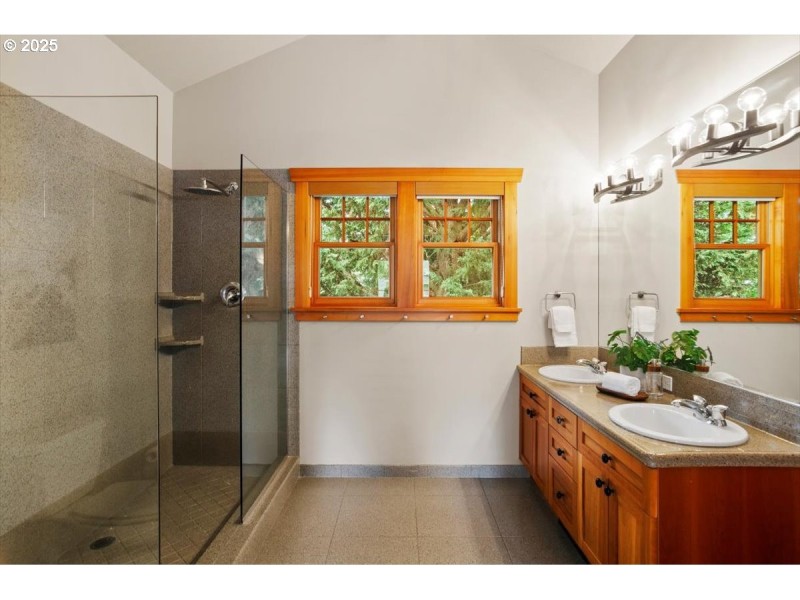 Owner's Suite Bathroom