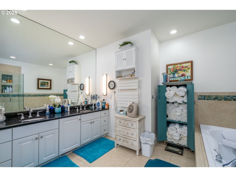 Owner's Suite Bathroom