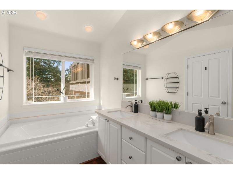 Bedroom, Owner's Suite