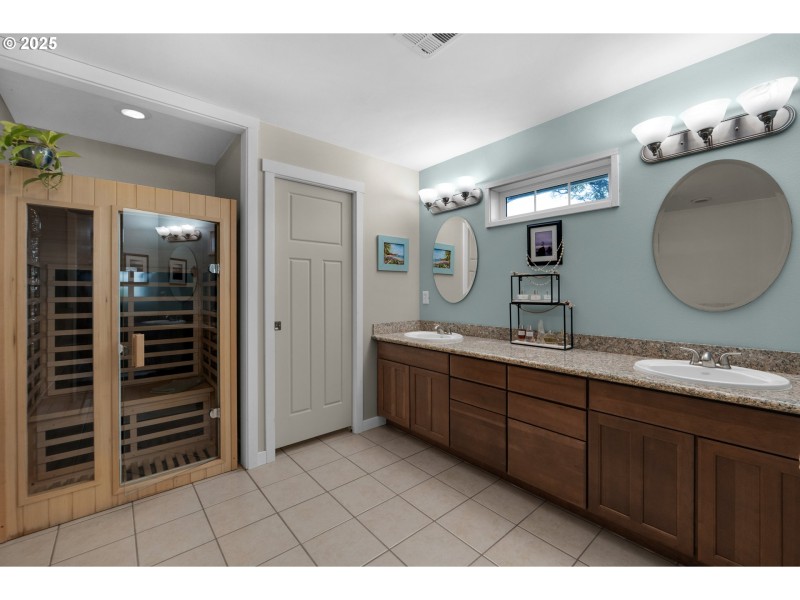 Owner's Suite Bathroom