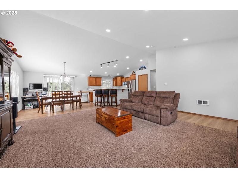 Living Room/Dining Room