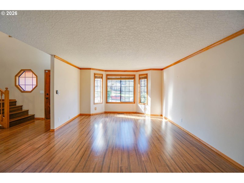 Living Room/Entrance