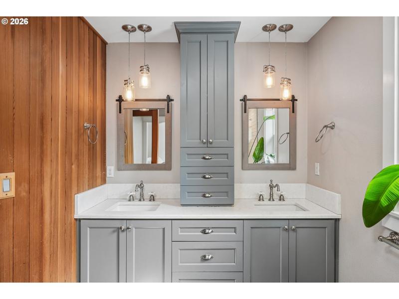 Owner's Suite Bathroom