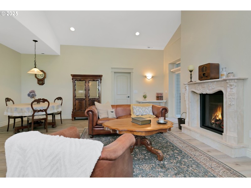 Living Room/Dining Room