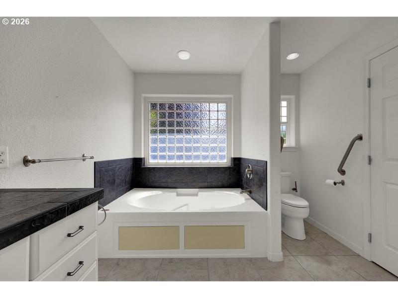 Owner's Suite Bathroom